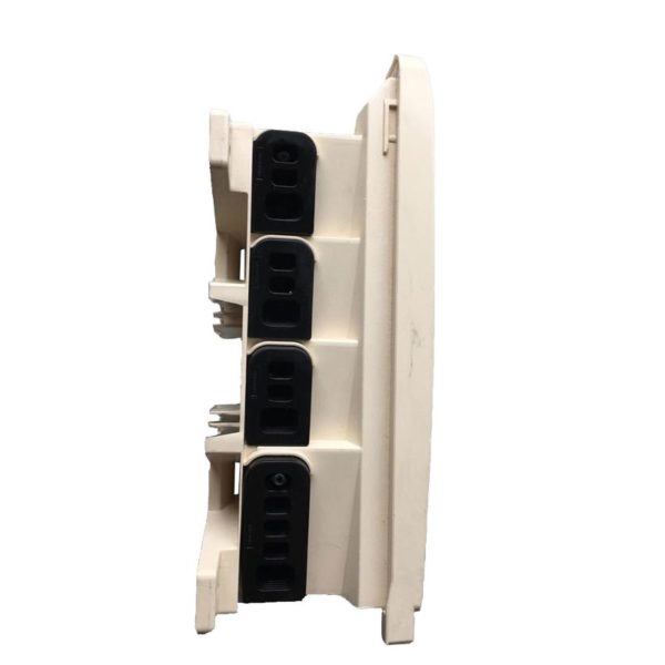 The 8 service distribution box allows the junction of 2 aerial networks