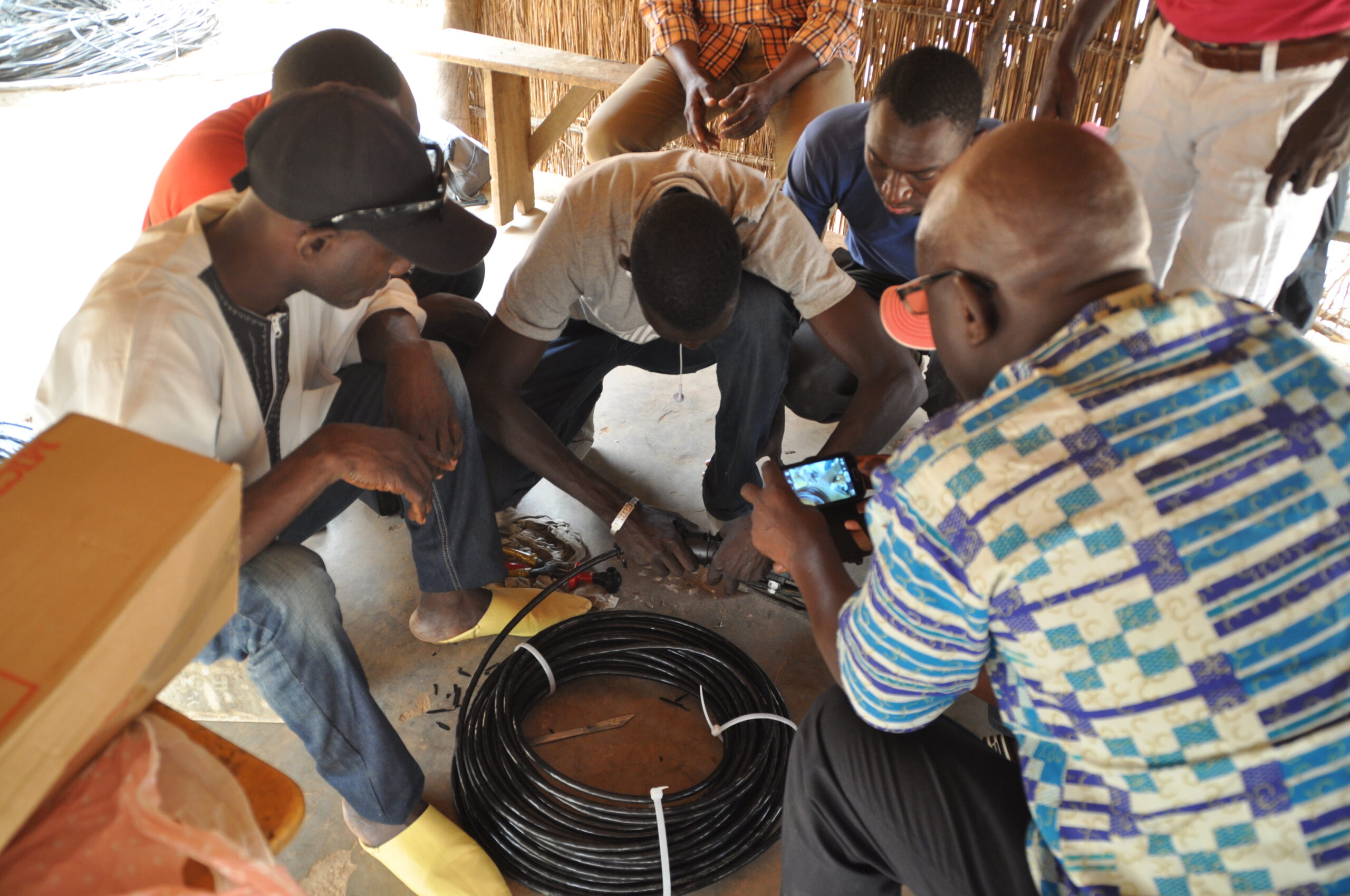 Les techniciens Sénégalais en pleine formation sur la pose des produits Michaud