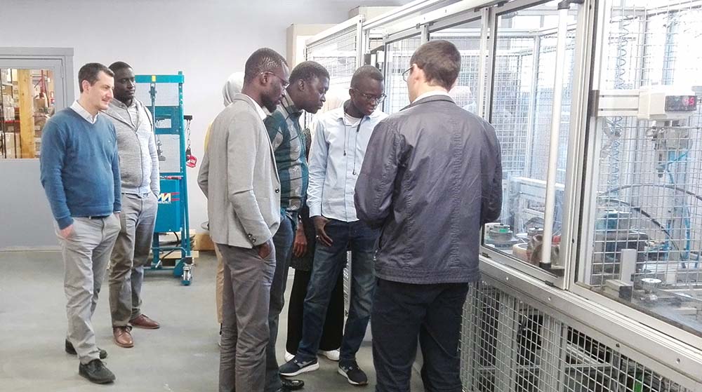Senegal UPECA L'équipe SENELEC visite notre usine de production